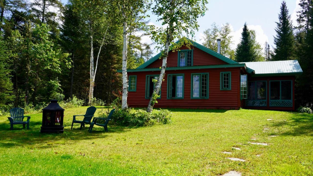 Willa Le Cent Saguenay Zewnętrze zdjęcie